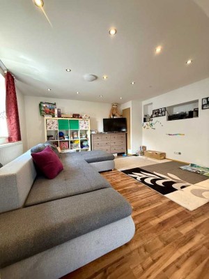 Attraktive 3-Zi.-Terrassenwohnung mit Wellnessbereich im DG (Wohn-Nutzfläche) & Garage