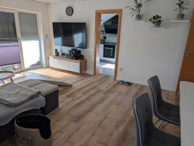 Vollständig renovierte 5-Raum-Wohnung mit Balkon und Einbauküche in Herxheim