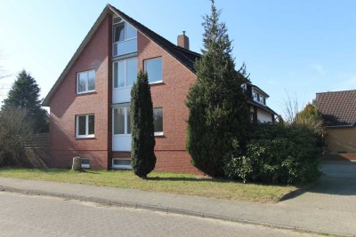Charmante Eigentums- oder Ferienwohnung mit 4 hellen Zimmern, Keller & Garage in Cuxhaven-Oxstedt