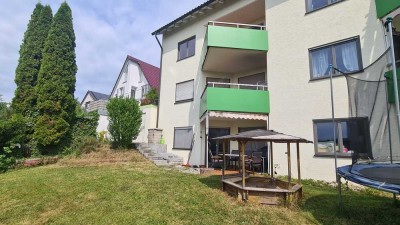 Junge Familien aufgepasst: Großzügige 3,5-Zimmer-Wohnung mit großem Gartengrundstück in Ebersbach
