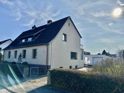 Doppelhaushälfte mit großem Garten, Garage, Dachterrasse und Sauna  in Fallersleben