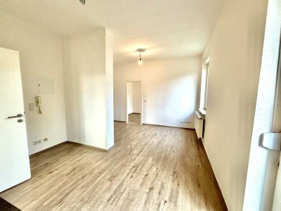 Ein Traum - ab sofort - sanierte Wohnung in Zossen mit Garten - Küche - 1,5 Zimmer - super Lage