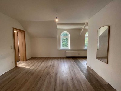 Charmante Dachgeschosswohnung Untermeiderich