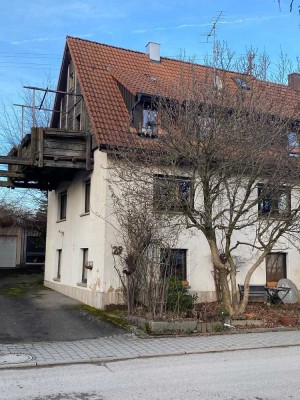 Charmantes Einfamilienhaus mit Garage.