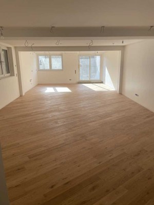Luxuriöse 3-Zi.-Wohnung mit Terrasse, Wallbox & Toplage – ruhig & exklusiv wohnen