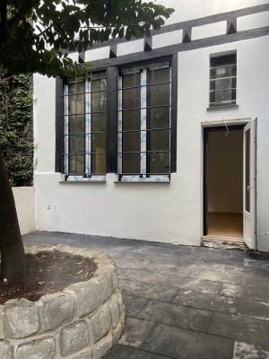 Frisch sanierte 3-Zimmer-Wohnung mit einer Terrasse und  einer Einbauküche