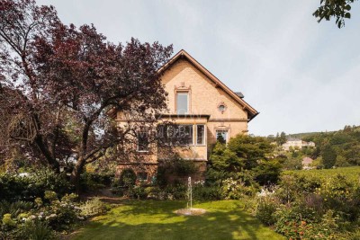 Weinberg-Rarität - Historisches Landhaus mit Panoramablick und Traumgarten!