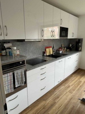Freundliche 5-Zimmer-Terrassenwohnung mit gehobener Innenausstattung mit Balkon und EBK in Hannover
