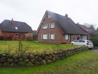 Großzügiges Familienhaus mit modernem Komfort und weitläufigem Grundstück