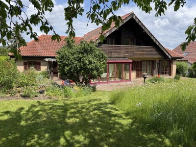 Charmantes Zuhause mit Einliegerwohnung – ruhig und naturnah in Caldern