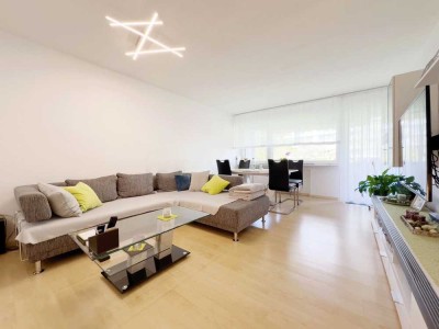 Stilvolle, helle 4-Zimmer-Wohnung mit Balkon und EBK in Sindelfingen
