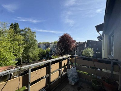 Frisch renovierte Traumwohnung mit großem Garten und Balkon!