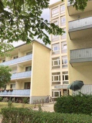 *SOLIDE KAPITALANLAGE! Helle 2,5 Zi. - Wohnung mit Balkon, Mülheim-Styrum!*