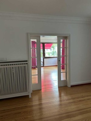Große, denkmalgeschützte 4Z-Wohnung direkt gegenüber des SWR-Medienzentrums