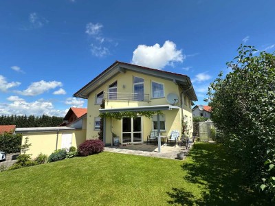 Sehr gepflegte Doppelhaushälfte mit ELW und Garten in Isny-Ortsrandlage
