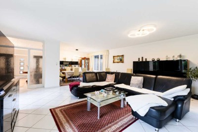 Familientraum mit Zukunft: Bungalow mit Wärmepumpe, PV-Anlage, Schwimmbad & großzügigem Raumangebot