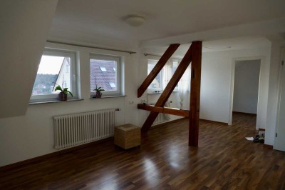 Freundliche 3,5-Zimmer-Wohnung mit Balkon und EBK in Denkendorf