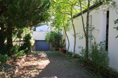 Autoliebhaber aufgepasst - Großes EFH mit 103m² Tiefgarage *** PROVISIONSFREI für den Käufer ***