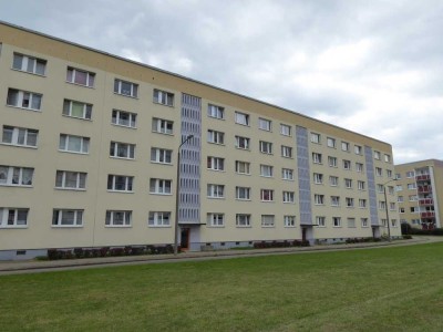 * in Sanierung * Nahe der Magistrale * Dichterviertel * 15.10.25 *