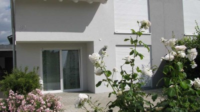 Großzügige Doppelhaushälfte mit Südterrasse und kleinem Garten in Bondorf (Kreis Böblingen)