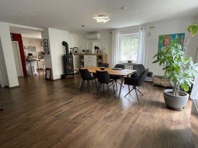 Wunderschöne, absolut ruhige und großzügige Doppelhaushälfte im Birkenfeld in Neutraubling