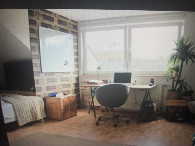 Gemütliche, helle 3-Zimmer-Dachgeschosswohnung in ruhiger Lage in Vingst, Köln