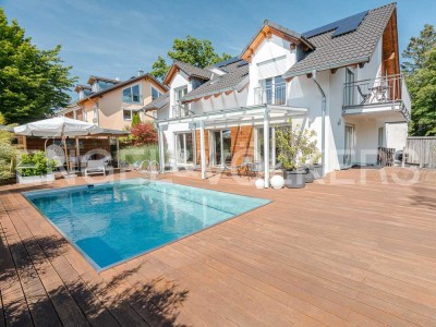 Bestlage Riemerling: Großzügiges Einfamilienhaus mit Pool