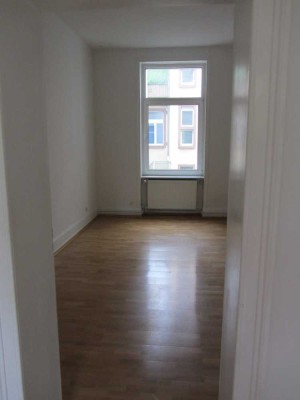 Helle 3-Zimmer Wohnung im 1. OG in Frankfurt Sachsenhausen-Nord
