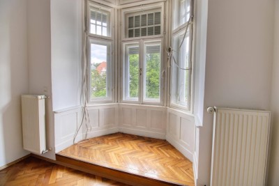 Großzügige Altbauwohnung mit Erker, Loggia &amp; Balkon in Toplage Geidorf