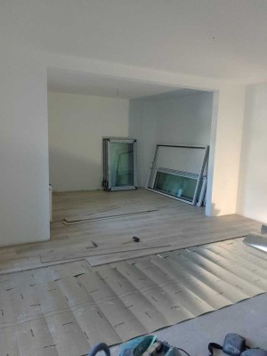 Renovierte 2-Zimmer-Wohnung mit Balkon, Aufzug & Einbauküche in zentraler Lage von Düsseldorf