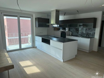 Schöne 3-Zimmer Wohnung. Auch als Büro nutzbar. Mieten mitten in Spittal/Drau. Balkon.