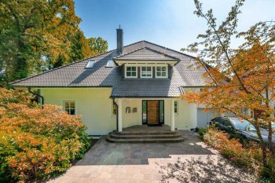 Zukunftsstarkes Wohnen im Villenstil mit Wärmepumpe, PV-Anlage und möglicher Einliegerwohnung