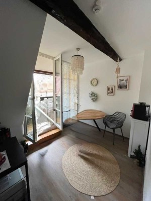 Neubau - 2 Zi Whg mit Balkon im Dachgeschoss eines Baudenkmals: Denkmalschutz trifft Hybridheizung