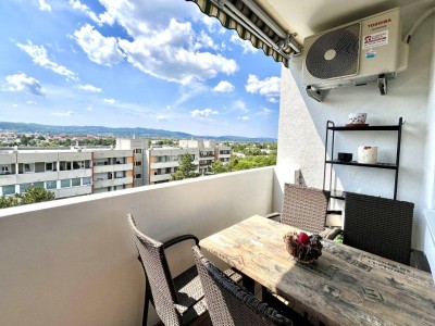 Hochwertig renovierte Vierzimmerwohnung mit fantastischem Fernblick. Einziehen und Wohlfühlen!