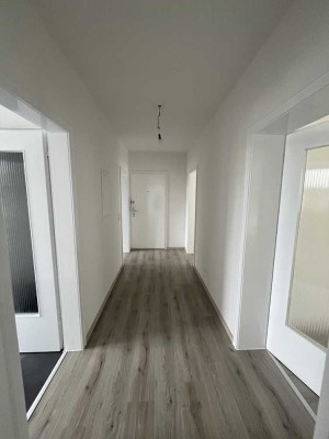 Frisch saniert und ab sofort frei !!