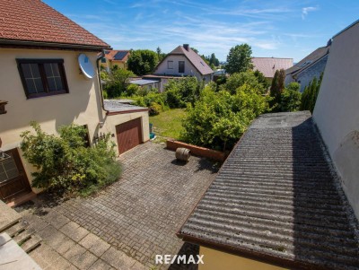 Sanierungsbedürftiges Mehrfamilienhaus mit 2 Wohneinheiten in Gainfarn!