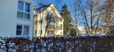 Liebhaberobjekt am Klosterpark: Sonnige Dachgeschoßwohnung über zwei Etagen