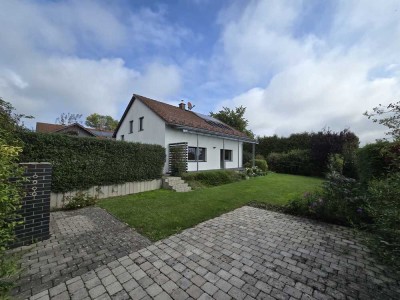 ... beziehbares und modernisiertes EFH in ruhiger Lage mit ca. 670m² Grundstück ...