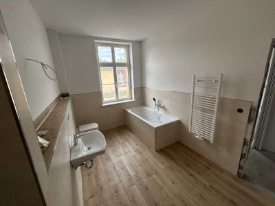 ERSTBEZUG ebenerdige 2,5 -Raumwohnung /Reihenhaus mit Fußbodenheizung Garten in Kirchmöser