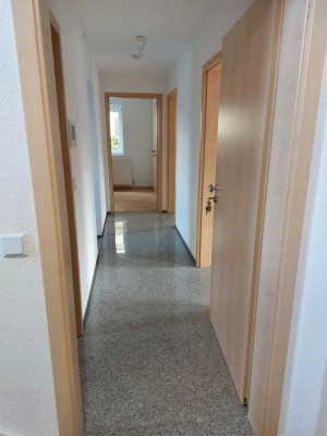 Schöne 3 Zi. -EG Wohnung mit EBK, Balkon, Keller in einem gepflegten Mehrfamilienhaus in Gaildorf