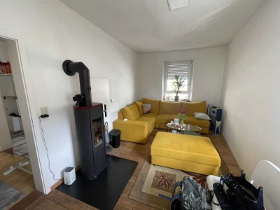 Geschmackvolle, gepflegte 3-Zimmer-Wohnung mit Balkon und Einbauküche in Augsburg