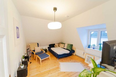 Charmante 3-Zi.-Altbauwohnung mit großer Hobbyfläche