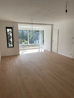 Helle, sanierte 3,5-Zimmer-Wohnung mit Garten, Loggia & Garage in Trier-Trimmelter Hof – Nähe Uni