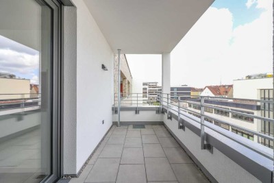 *ERSTBEZUG* Lichtdurchflutete Eleganz mit hochwertiger Küche und großer Loggia