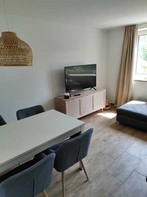 Komplettsanierte 4-Zimmer-Wohnung mit EBK in Bogenhausen WG geeignet U4 U-Bahn