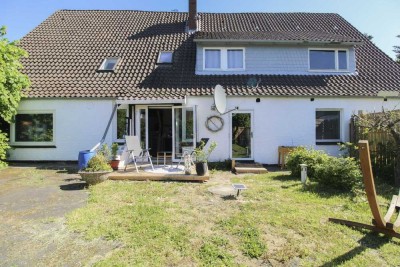 PREISREDUKTION! Charmante & modernisierte Doppelhaushälfte mit eigenem Garten in Wischhafen