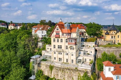 Repräsentative Terrassenwohnung mit Ausblick in der historischen Villa an der Berglehne 1