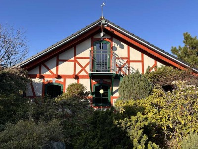 Historisch inspiriertes Einfamilienhausgrundstück mit Haus und Remise, Japanischer Gartengestaltung