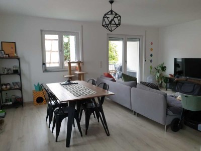 Wohnen im Zentrum: schöne 3-Zimmer-Wohnung mit Balkon, perfekt für Home-Office