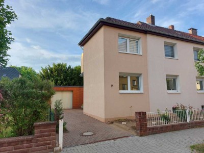 *** RUHIGES WOHNEN mit eigenem Garten - Komplett renoviert ***